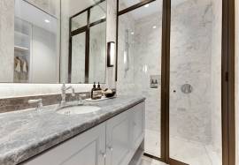 Luxury 3 Bed Apartment for Sale in Melbourne