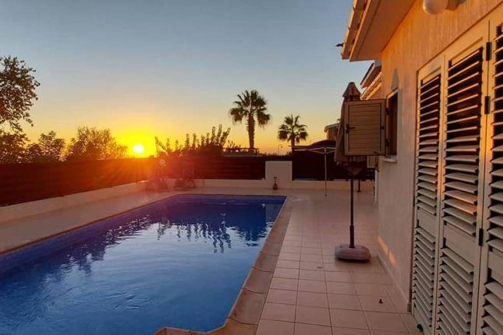 Luxury 3 Bed Villa For Sale in Tremithousa Gardens Paphos