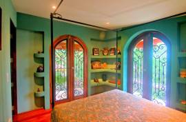 Excellent 4 Bed Villa For Sale in Granada