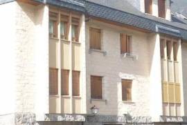 Stunning 2 Bed Ski Apartment For Sale in Panticosa Huesca