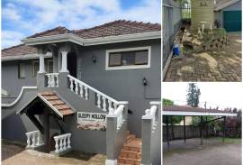 Stunning 8 Bedroom Villa & Separate Cottage For Sale in Margate Kwa Zulu Natal South