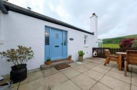 Stunning 4 Bedroom Cottage with Stunning Gardens For Sale Near Edinburgh