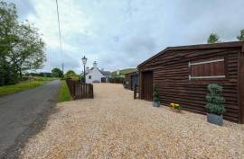 Stunning 4 Bedroom Cottage with Stunning Gardens For Sale Near Edinburgh