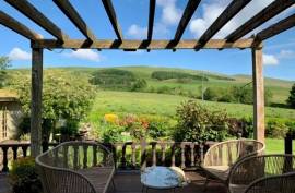 Stunning 4 Bedroom Cottage with Stunning Gardens For Sale Near Edinburgh