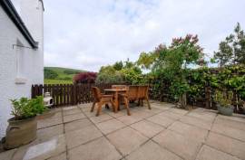 Stunning 4 Bedroom Cottage with Stunning Gardens For Sale Near Edinburgh