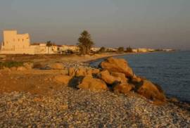 Superb 2 Bed Apartment For Sale in Sunset Gardens Pervolia Larnaca