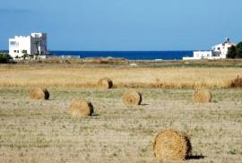 Superb 2 Bed Apartment For Sale in Sunset Gardens Pervolia Larnaca