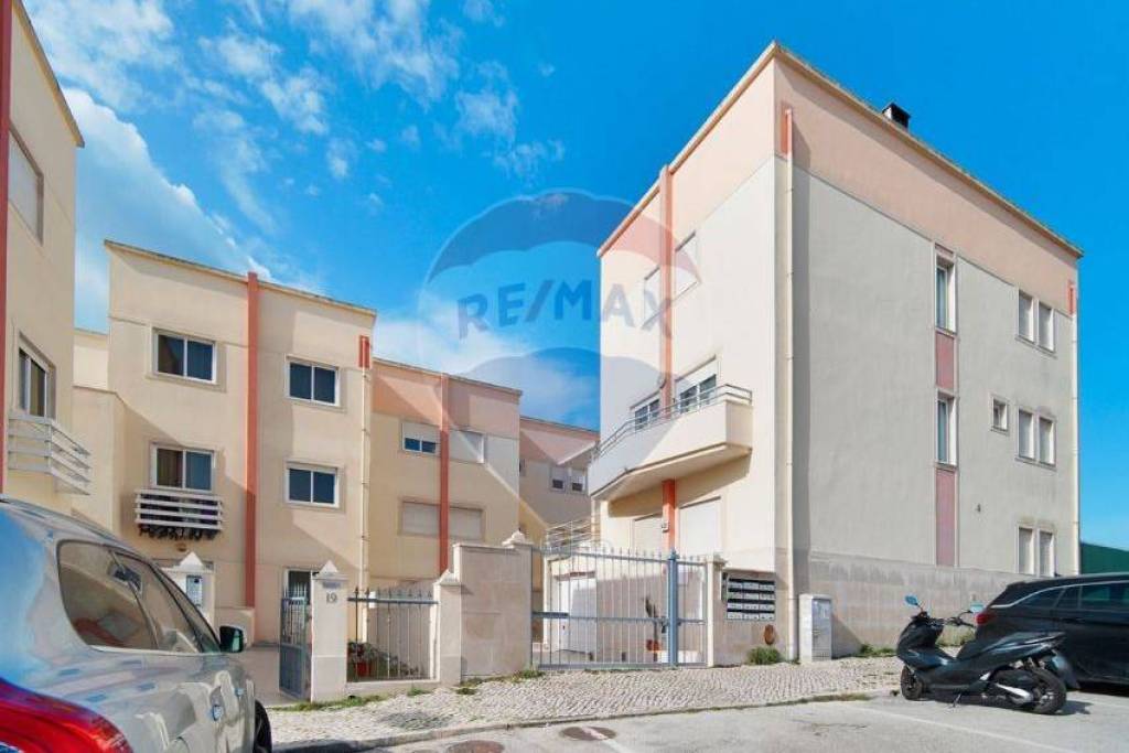Stunning 3 Bed Apartment For Sale in Colares Sintra