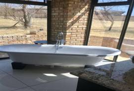Luxury 4 Bed waterfront Villa for Sale in Porcupine Ridge Gauteng South