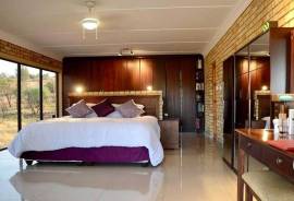 Luxury 4 Bed waterfront Villa for Sale in Porcupine Ridge Gauteng South