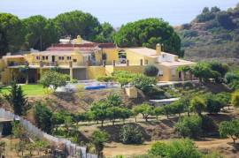 Stunning 5 Bedroom Finca for sale with breath taking views in Estepona Andalucia