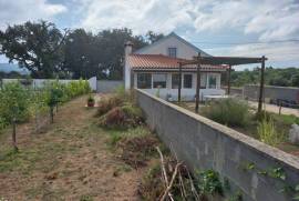 Restored country house with 3 bedrooms and land with borehole 10 minutes from Ansiao in Central Portugal