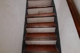 Village House With 73 M2 Of Living Space, Terrace And Cellars/workshops.