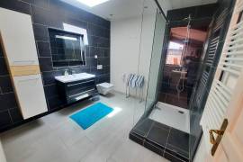 Beautiful Village House With 155 M2 Of Living Space, Garage, Stable And Terrace With Views.