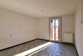 Pleasant City House With 145 M2 Of Living Space, Terrace And Private Parking In A Quiet Area.
