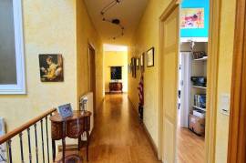 Superb Character Property With 311 M2 Of Living Space, Annexe And Park Of 1660 M2. Unique
