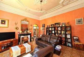 Superb Character Property With 311 M2 Of Living Space, Annexe And Park Of 1660 M2. Unique
