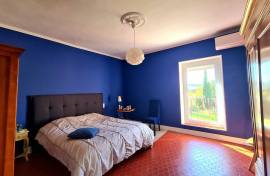 Superb Character Property With 311 M2 Of Living Space, Annexe And Park Of 1660 M2. Unique