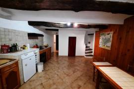 Nice Village House In Very Good Condition With 115 M2 Of Living Space And Possibility To Create A Roof Terrace.