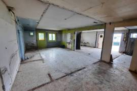Villa To Renovate Into Apartments Or Into A Family Home, On 356 M2 At 5 Minutes From The Beach.