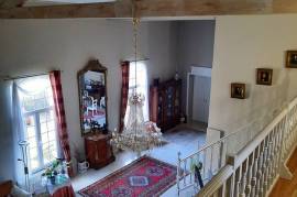 Former Farm/wine Making Property Offering 2 Accomodations Of 560 M2 And 100 M2 On 3.5 Hectares.