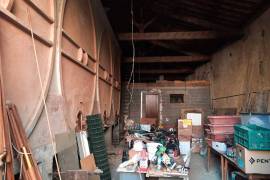Former Farm/wine Making Property Offering 2 Accomodations Of 560 M2 And 100 M2 On 3.5 Hectares.