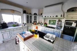 Former Farm/wine Making Property Offering 2 Accomodations Of 560 M2 And 100 M2 On 3.5 Hectares.