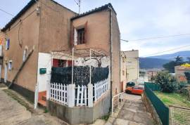 Stone Village House With 70 M2 Of Living Space, Studio Of 25 M2, Terrace And Small Garden.