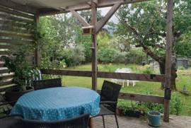 Detached Villa with Apartment and Lovely Garden