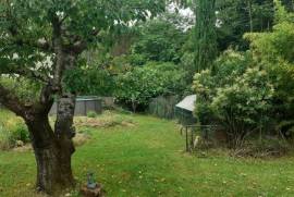 Detached Villa with Apartment and Lovely Garden