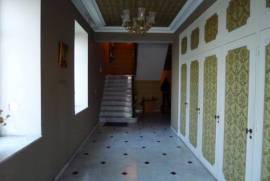 Apartment With Terrace in Bourgeois Building