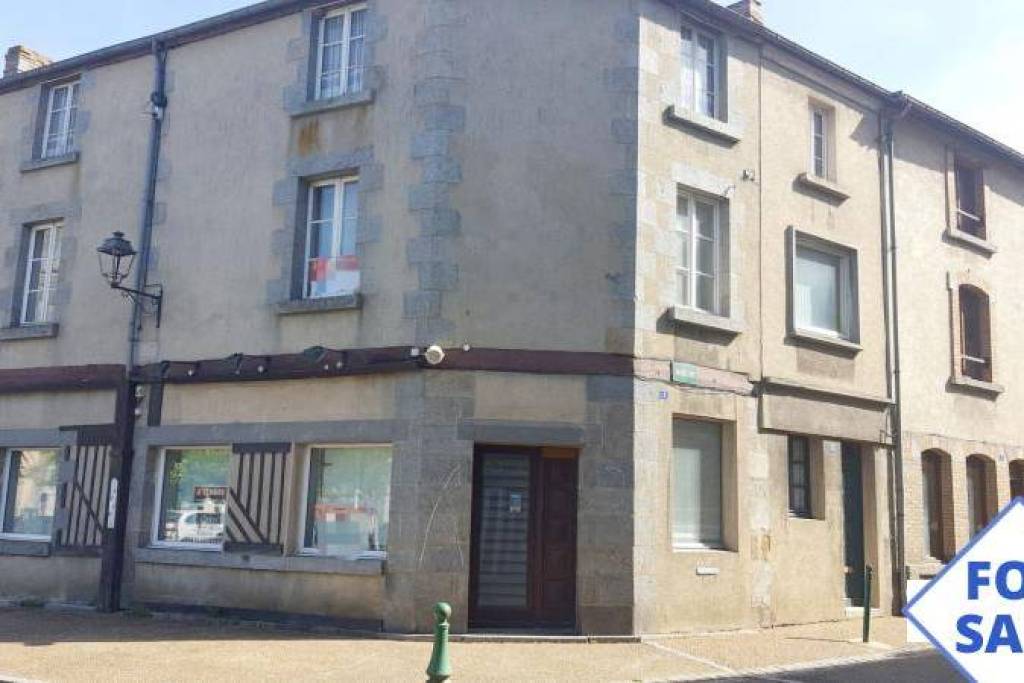 Property with Commercial Space and Accommodation