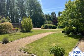 Exceptional Period Property with Lake and Garden