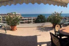 Penthouse with 2 bedrooms and a large se...