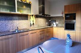 SOLD - MORE NEEDED! Gorgeous 3+2 Bed Townhouse with Pool & Garage Ref 313