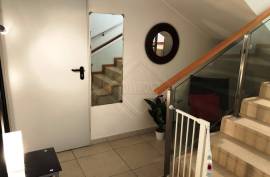 SOLD - MORE NEEDED! Gorgeous 3+2 Bed Townhouse with Pool & Garage Ref 313