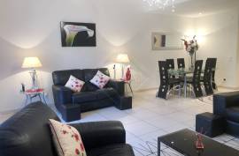 SOLD - MORE NEEDED! Gorgeous 3+2 Bed Townhouse with Pool & Garage Ref 313