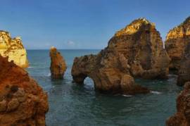 SOLD - MORE NEEDED! Beachside 2 Bed Apartment REF 201