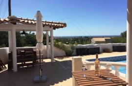 SOLD! Congratulations to the new owners SEA VIEW VILLA Ref 301