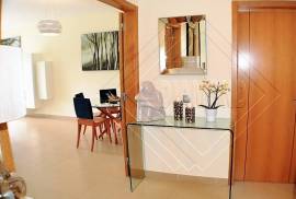 Beautiful 2 Bedroom Vilamoura Apartment within 5 mins to beach. Ref 204
