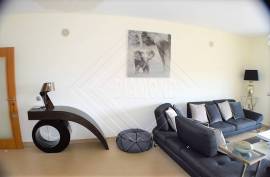 Beautiful 2 Bedroom Vilamoura Apartment within 5 mins to beach. Ref 204