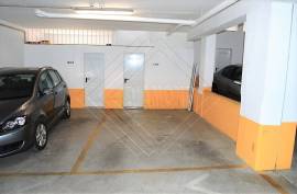 Beautiful 2 Bedroom Vilamoura Apartment within 5 mins to beach. Ref 204