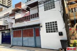 Townhome in Phrom Phong | Spacious 5-Bedroom 5-Bathroom Townhome For Sale In Popular Bangkok Neighborhood