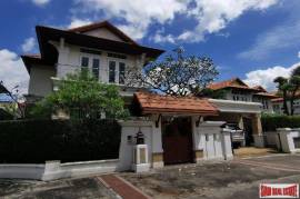 High Quality 3 Bed House for Sale with Private Pool in Boutique Estate of only 7 Villas at Bangna