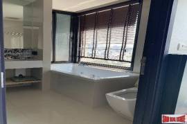 RHYTHM Sukhumvit | 1 Bedroom and 1 Bathroom Condominium for Sale in Phrom Phong Area of Bangkok