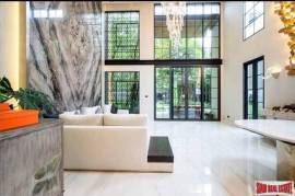 Quarter 31 | Four Bedroom Top-Class Courtyard Villa for Sale in Phrom Phong