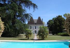 12 Bedrooms - Chateau - Aquitaine - For Sale - 8417-EY