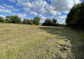 Terrain constructible dans le bourg