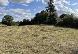 Terrain constructible dans le bourg
