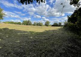 Terrain constructible dans le bourg